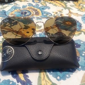 Rayban aviators.  Excellent condition